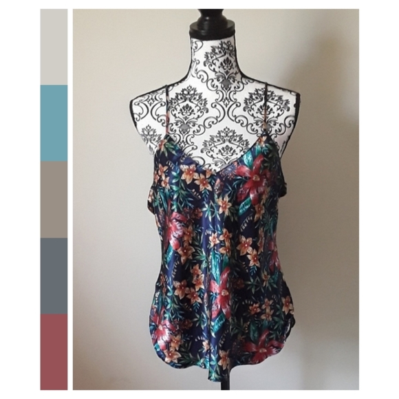 Kathryn (L) - Picture 4 of 6